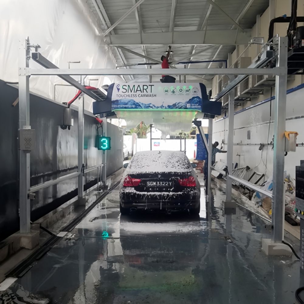 The XC automatic car washing machine has been successfully installed in Singapore.